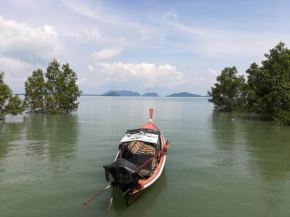  Chomlay Resort  Ko Lanta